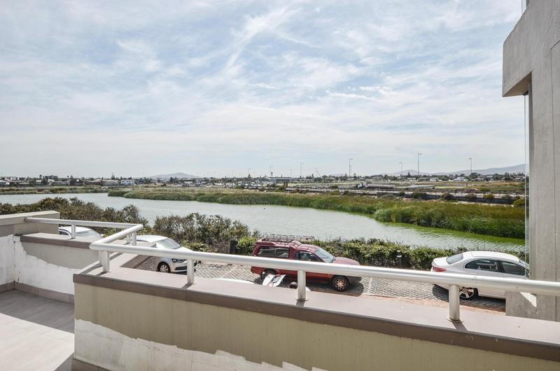 2 Bedroom Property for Sale in Dolphin Beach Western Cape